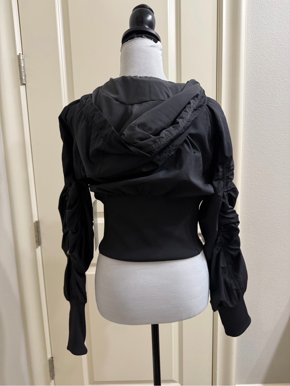 NWT Lululemon Ruched Ribbed Waist Jacket - Picture 6 of 9
